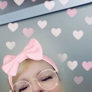 Meet your Posher, Sharon